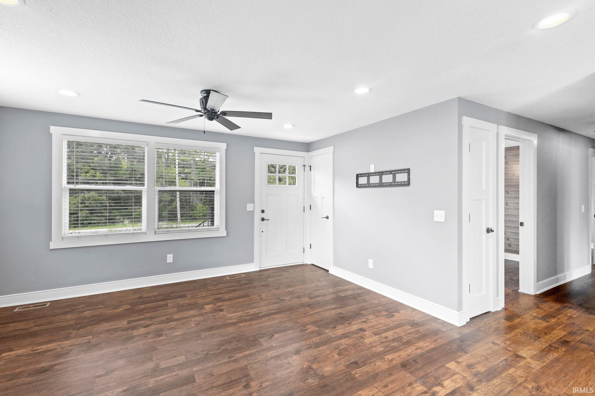 2404 Gump Road East Fort Wayne, IN 46845 - Photo 6 of 36