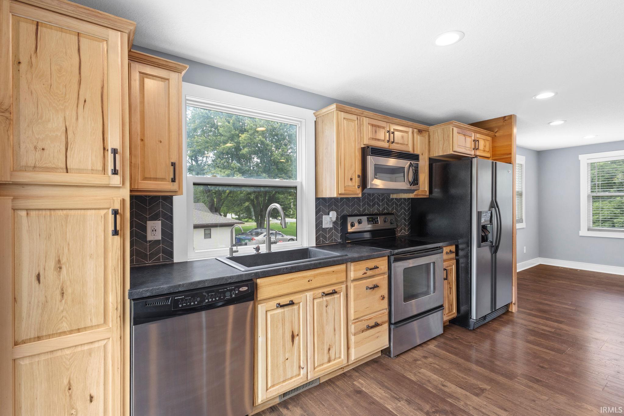 2404 Gump Road East Fort Wayne, IN 46845 - Photo 10 of 36