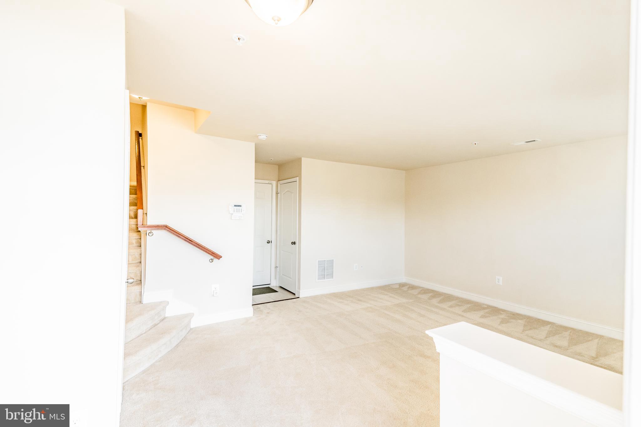 22711 Newcut Road Clarksburg, MD 20871 - Photo 3 of 47