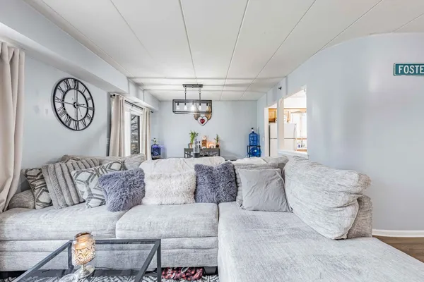 $199,900 | 9527 South 54th Avenue, Unit 2B, Oak Lawn, IL 60453