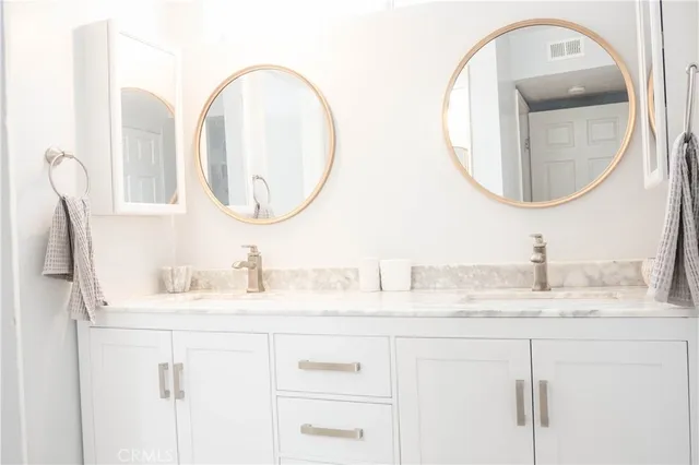 $3,300 | 4705 Kester Avenue, Unit 106, Sherman Oaks, CA 91403