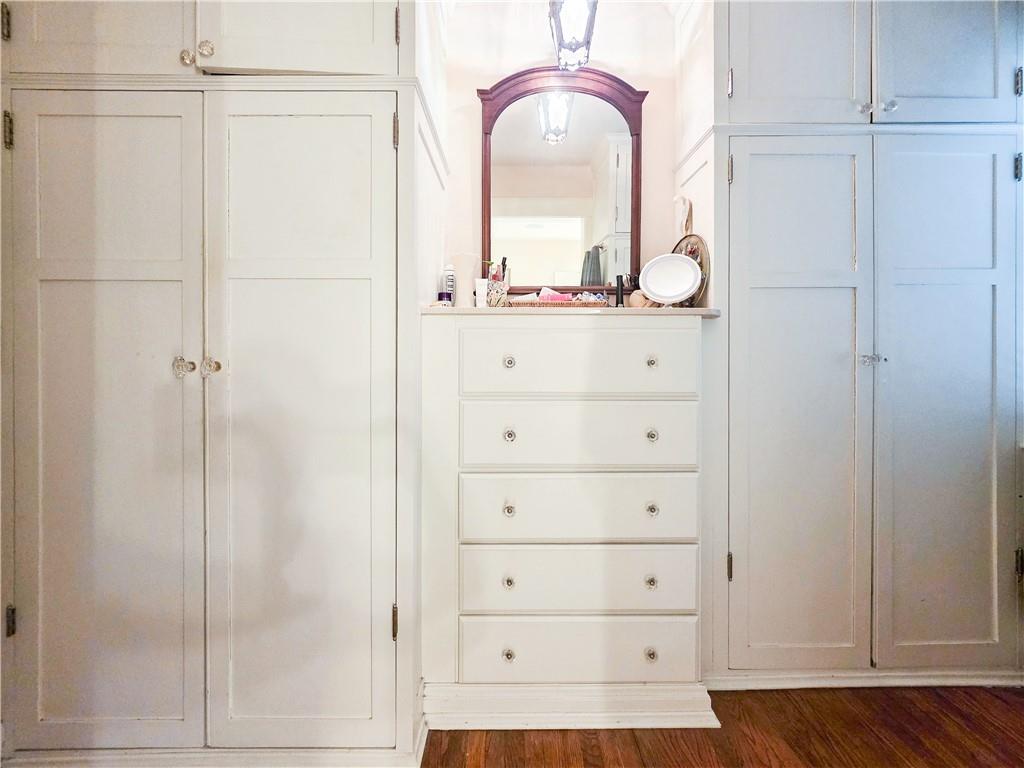 333 Devonshire Street Pittsburgh, PA 15213 - Photo 27 of 50 Dressing Room