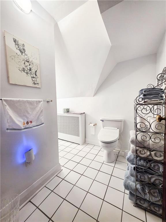 333 Devonshire Street Pittsburgh, PA 15213 - Photo 40 of 50 3rd floor bathroom