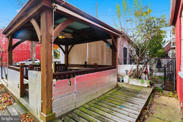 $354,900 | 128 East James Street, Lancaster, PA 17602