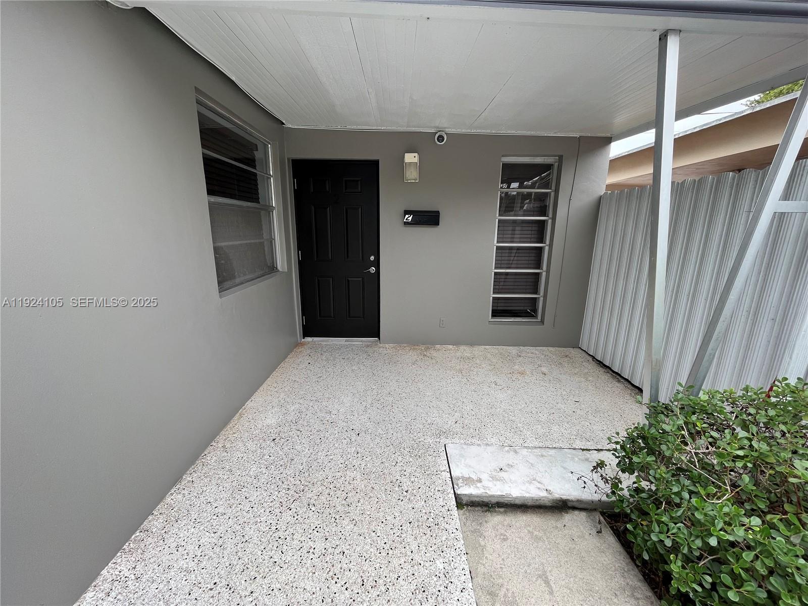 a view of entryway with workspace