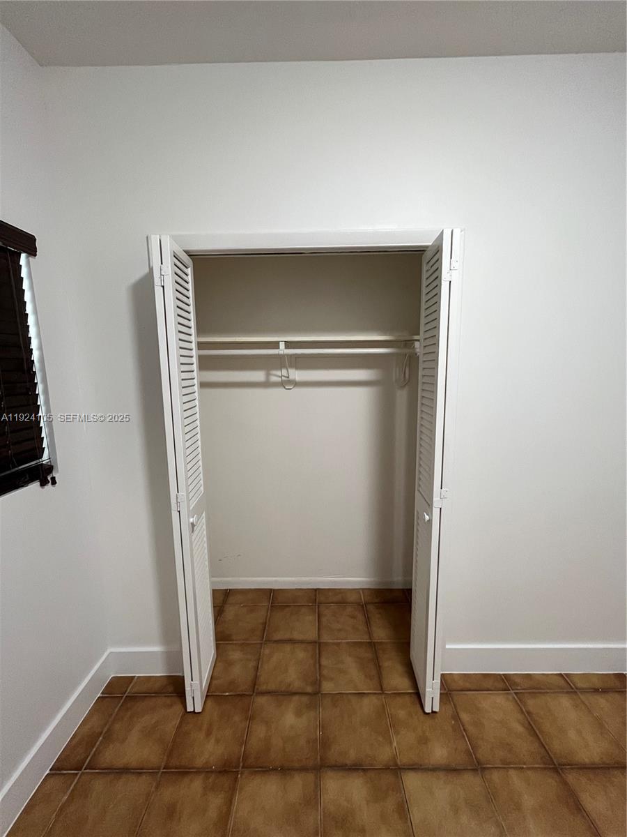 920 Southwest 30th Avenue, Unit 2 Miami, FL 33135 - Photo 15 of 18 a view of an empty room