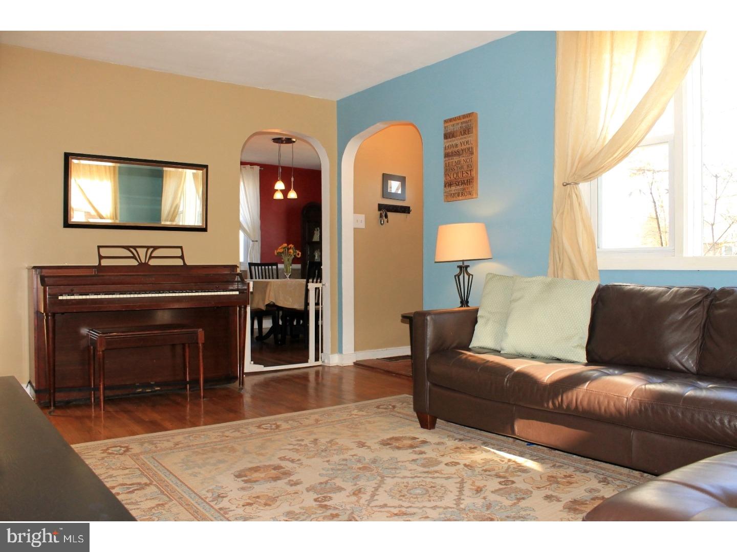 705 Filbert Street Palmyra, NJ 08065 - Photo 6 of 25 Living Room