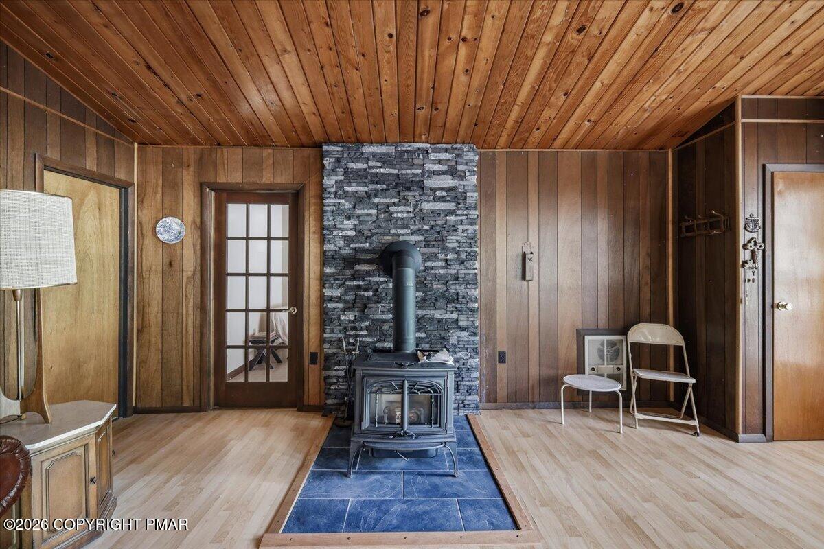 214 Hummingbird Trail Bushkill, PA 18324 - Photo 14 of 34 32-Photo-28