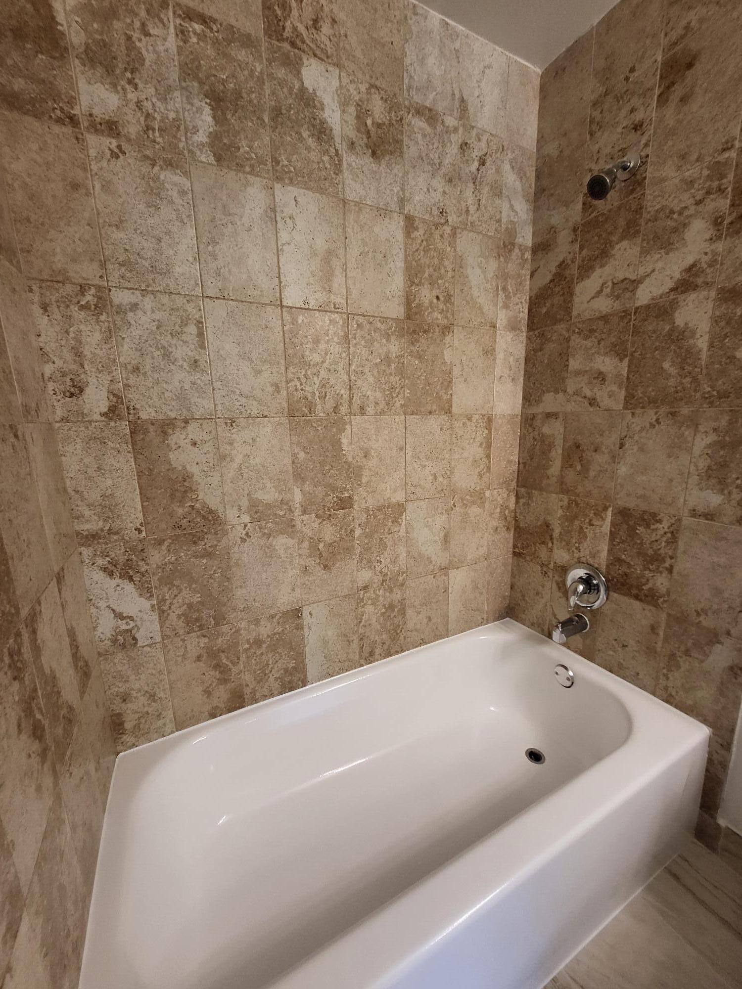 4581 West McNab Road, Unit 33 Pompano Beach, FL 33069 - Photo 8 of 15 bathtub