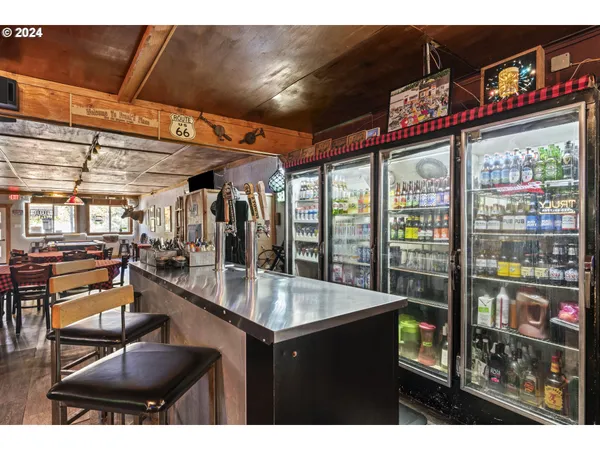 $699,900 | 10786 Highway 126, Mapleton, OR 97453