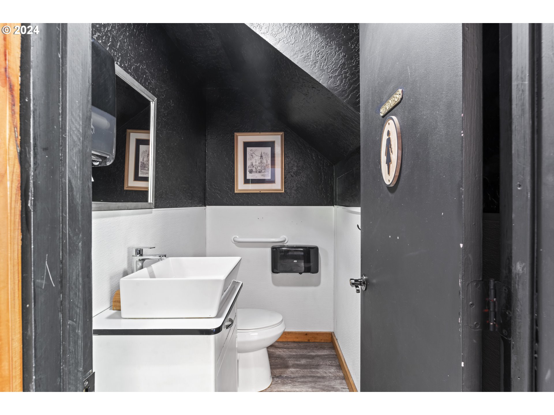 10786 Highway 126 Mapleton, OR 97453 - Photo 18 of 48