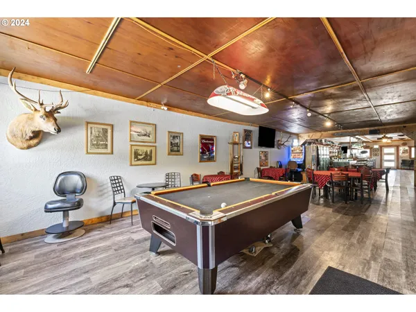 $699,900 | 10786 Highway 126, Mapleton, OR 97453