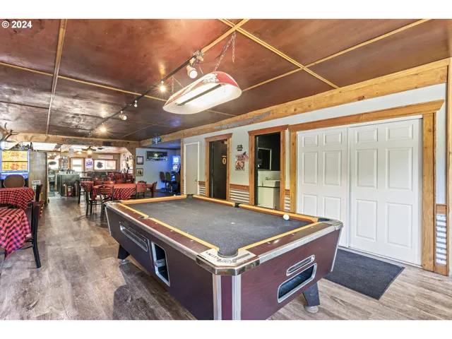 $699,900 | 10786 Highway 126, Mapleton, OR 97453