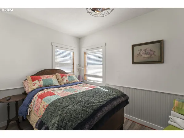 $699,900 | 10786 Highway 126, Mapleton, OR 97453