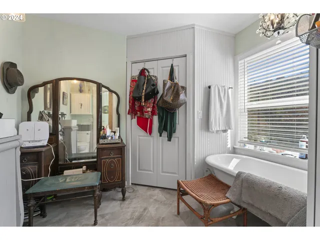 $699,900 | 10786 Highway 126, Mapleton, OR 97453