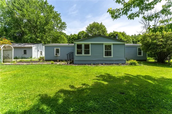$179,900 | 650 Pleasant Valley Road, Arcadia, NY 14489