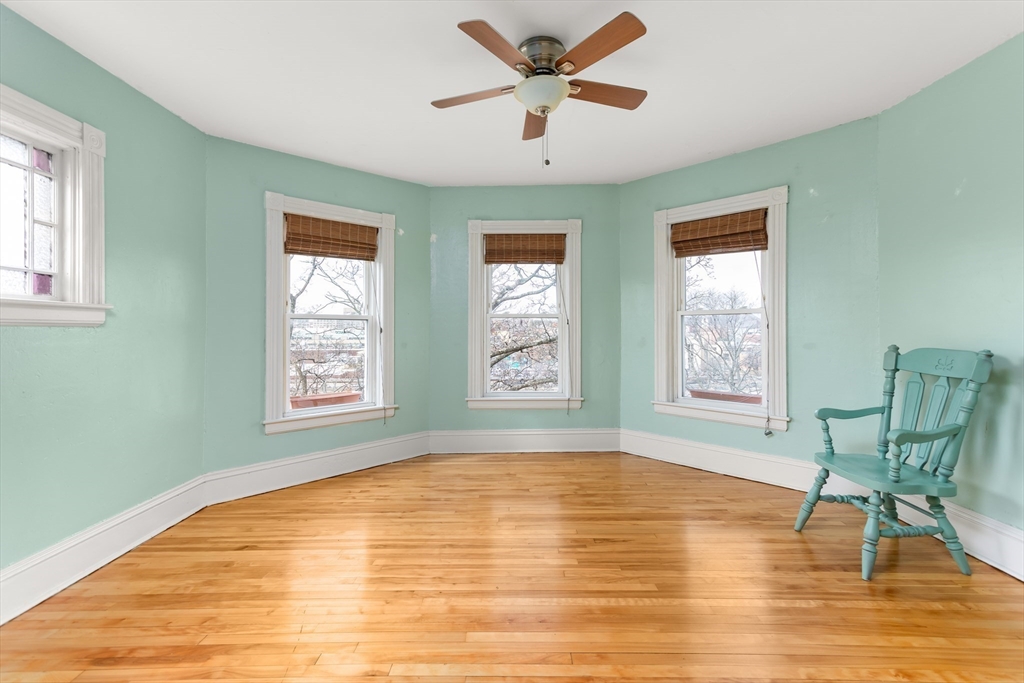 70 Mount Carmel Way Worcester, MA 01605 - Photo 7 of 24