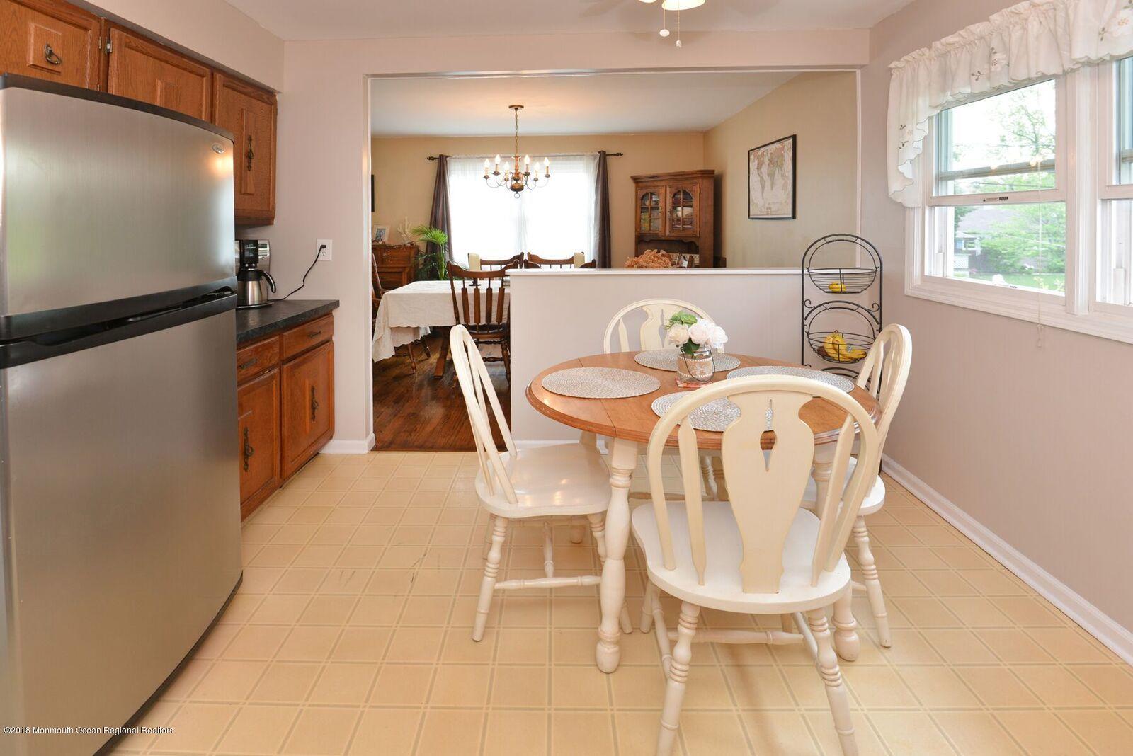 183 Binnacle Road Brick, NJ 08723 - Photo 11 of 41 183 Binnacle kitchen 3