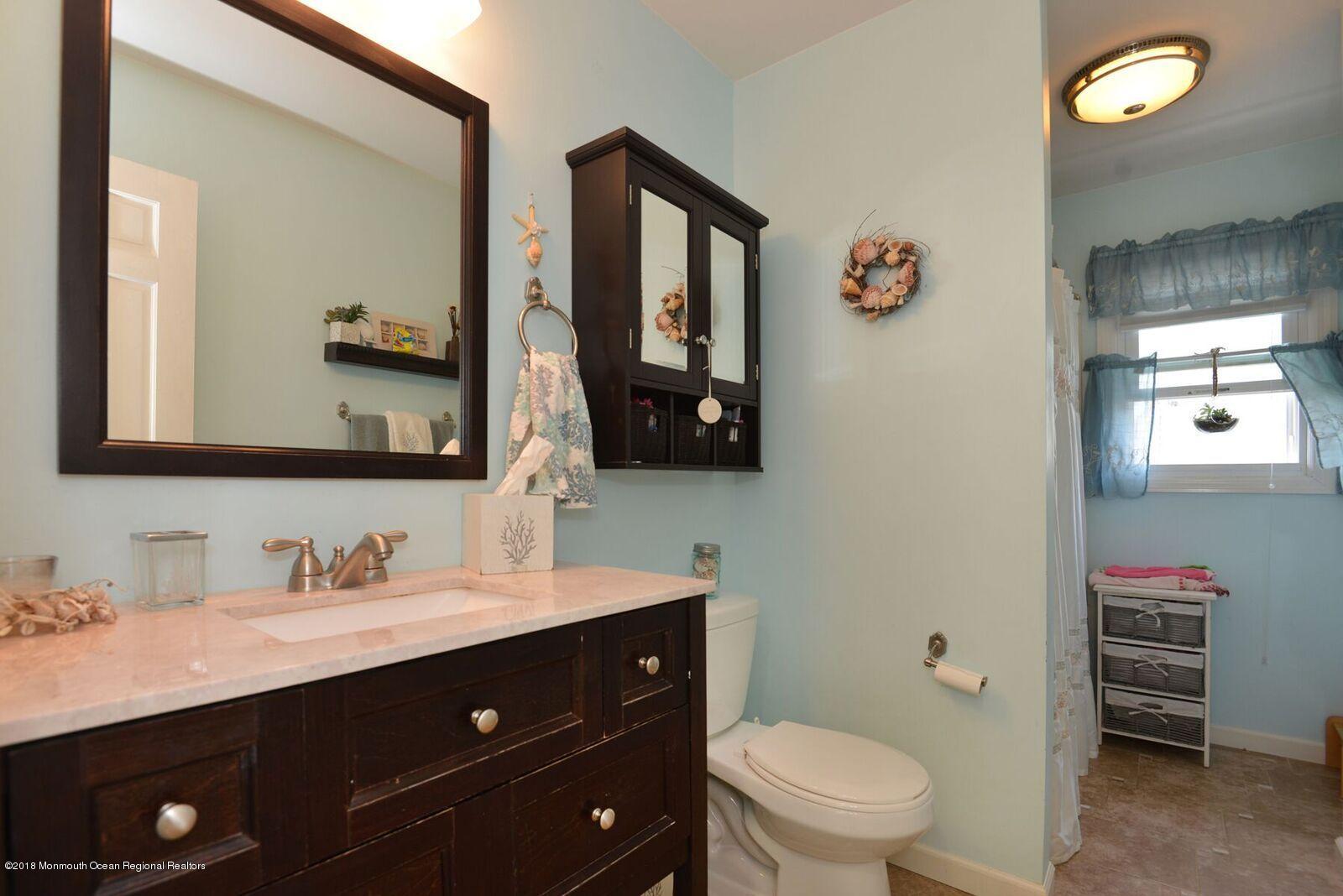 183 Binnacle Road Brick, NJ 08723 - Photo 14 of 41 183 Binnacle full bath upper