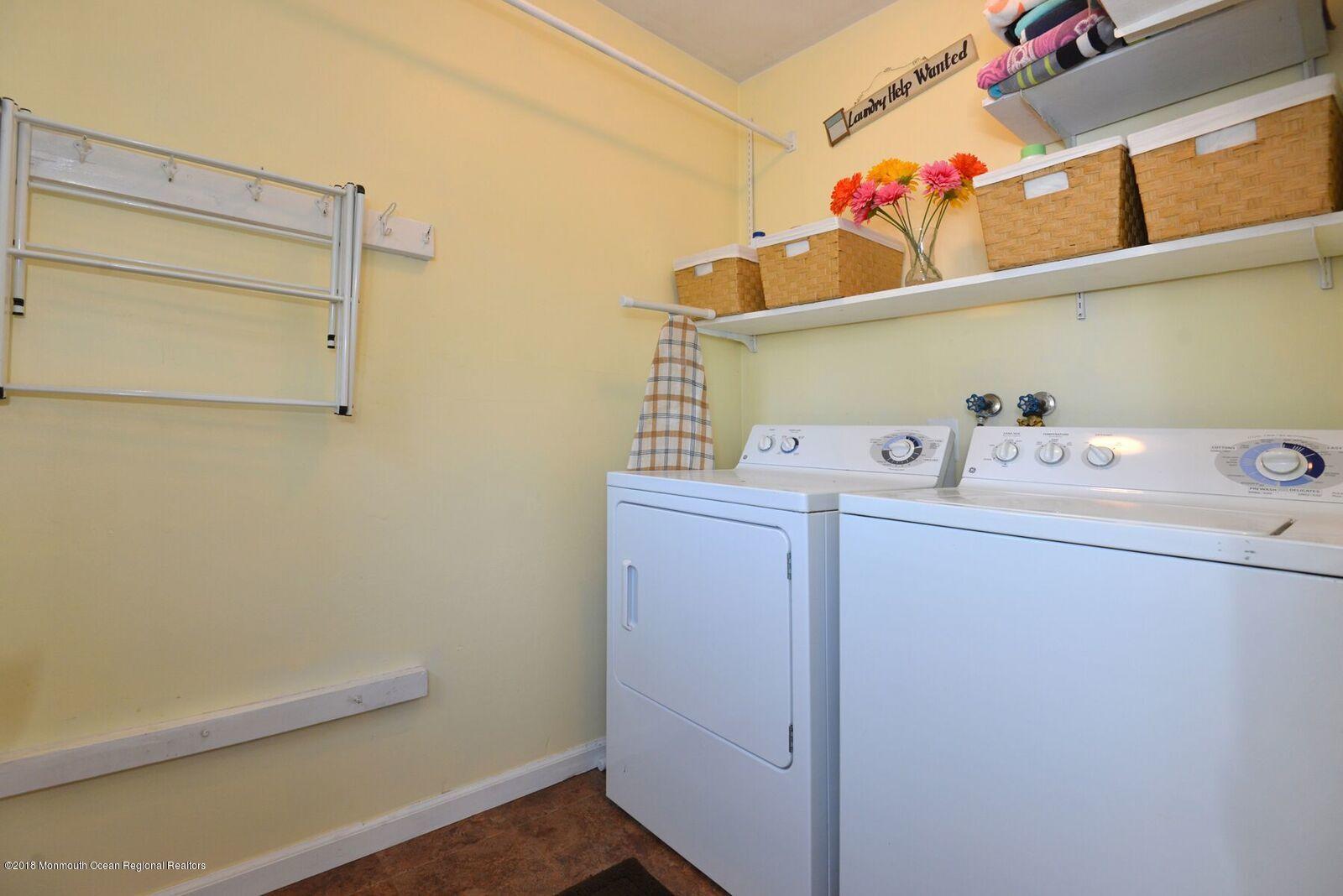 183 Binnacle Road Brick, NJ 08723 - Photo 18 of 41 183 Binnacle Laundry