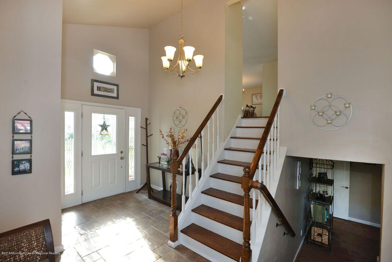 183 Binnacle Road Brick, NJ 08723 - Photo 20 of 41 183 Binnacle foyer 3