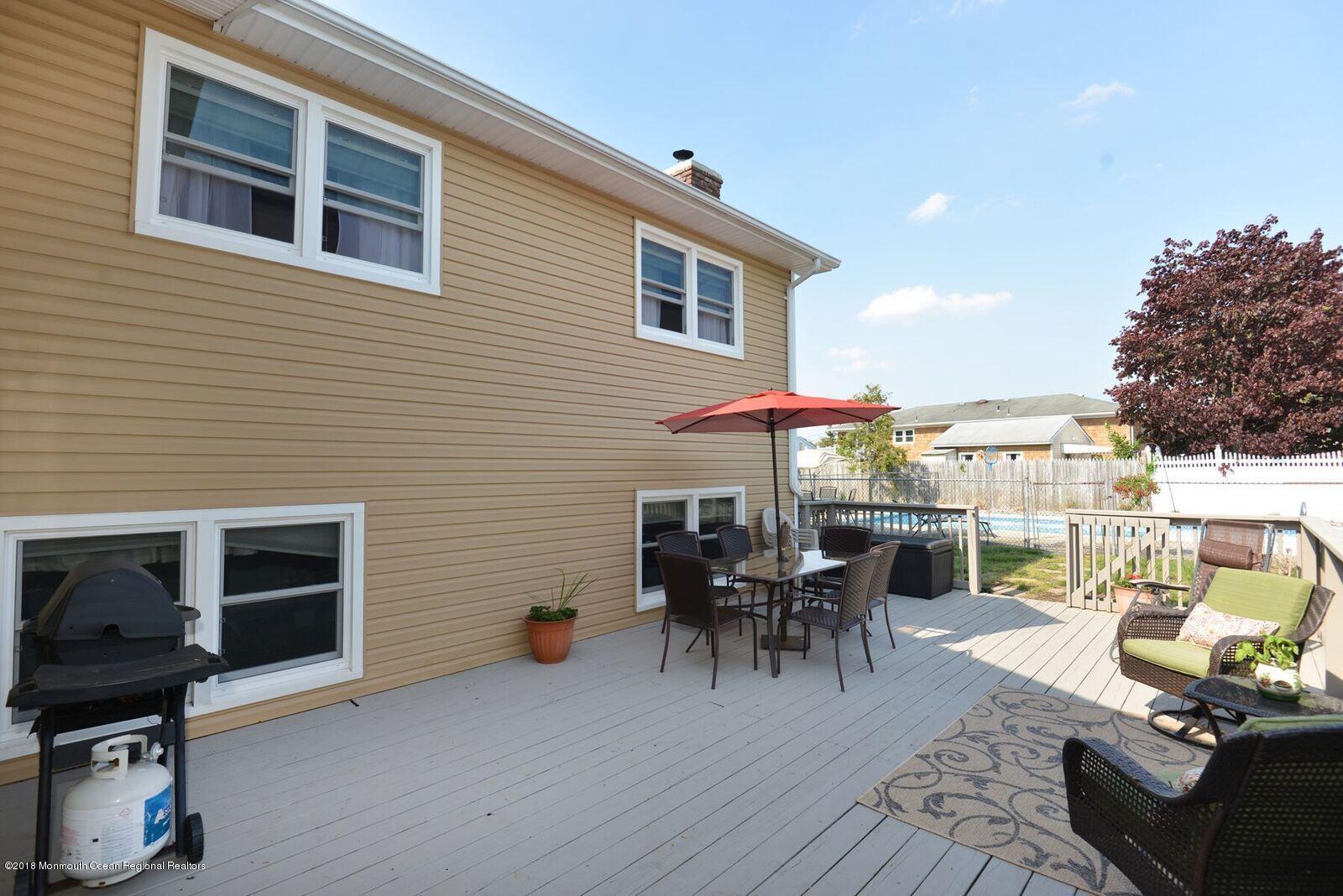 183 Binnacle Road Brick, NJ 08723 - Photo 29 of 41 183 Binnacle deck 2
