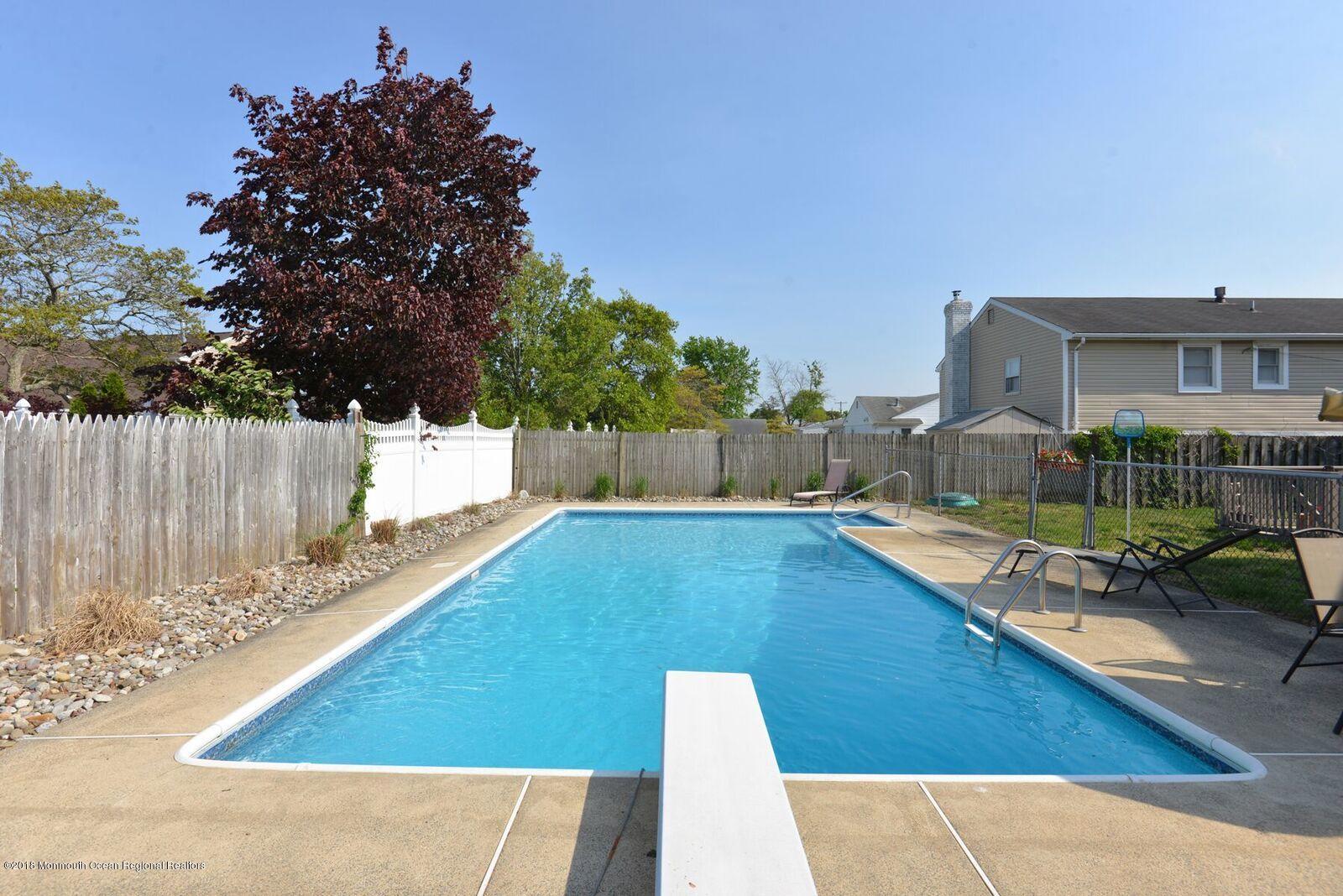 183 Binnacle Road Brick, NJ 08723 - Photo 34 of 41 183 Binnacle pool 5