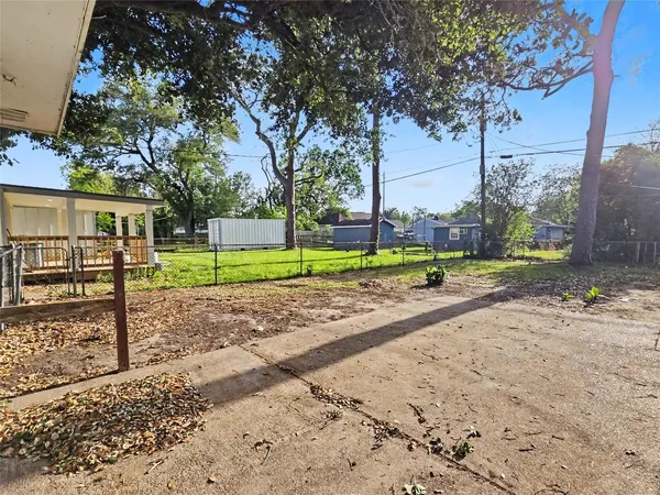 $1,500 | 1302 Westward Avenue, La Marque, TX 77568