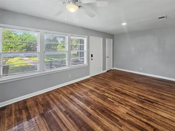 $1,500 | 1302 Westward Avenue, La Marque, TX 77568