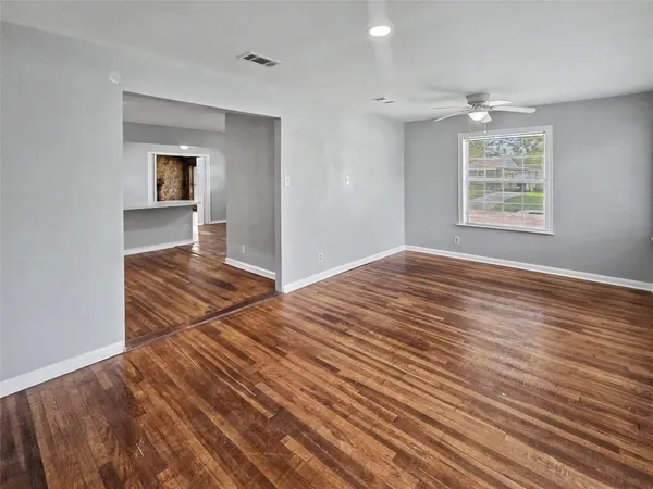 $1,500 | 1302 Westward Avenue, La Marque, TX 77568