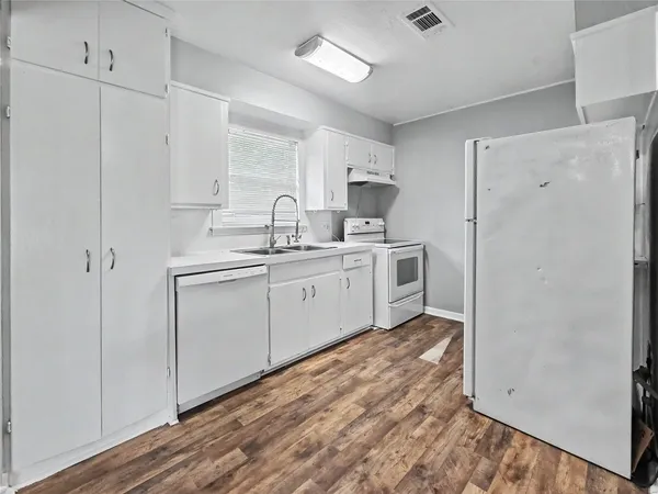 $1,500 | 1302 Westward Avenue, La Marque, TX 77568