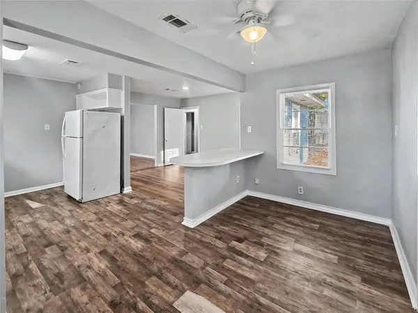 $1,500 | 1302 Westward Avenue, La Marque, TX 77568