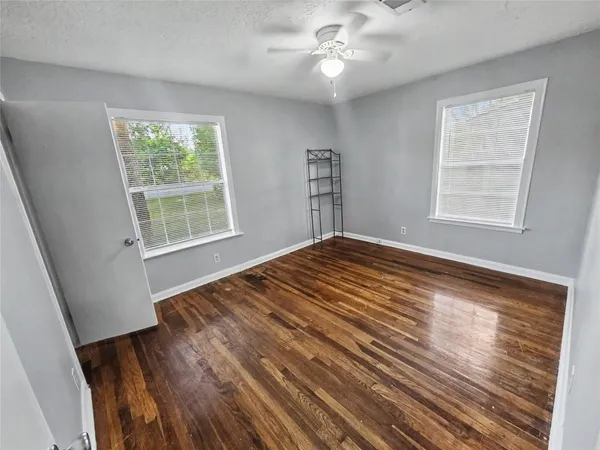 $1,500 | 1302 Westward Avenue, La Marque, TX 77568