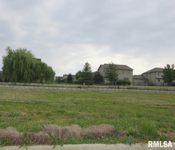 $66,900 | 6816 North Water Oak Drive, Edwards, IL 61528