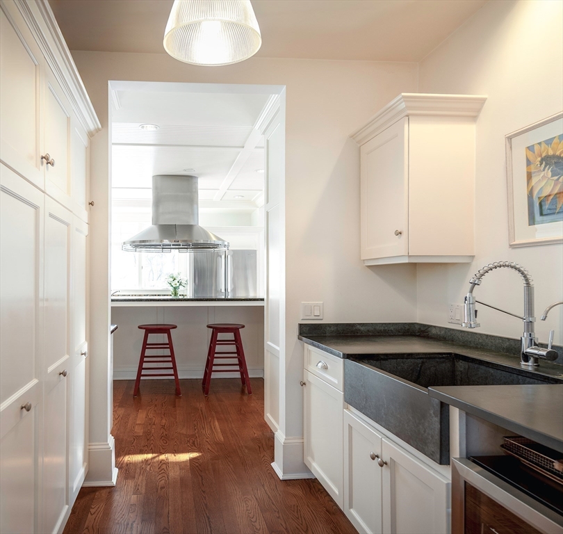 208 Hart Street Beverly, MA 01915 - Photo 20 of 42