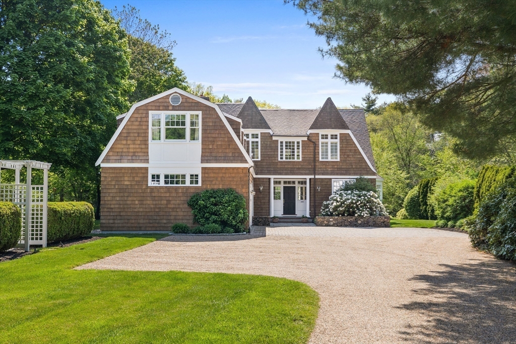 208 Hart Street Beverly, MA 01915 - Photo 4 of 42