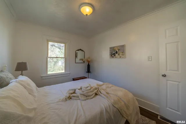 $69,900 | 729 East Seneca Place, Peoria, IL 61603