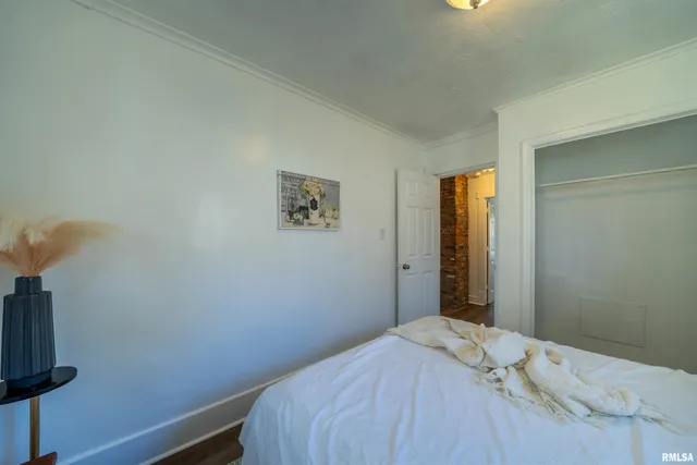 $69,900 | 729 East Seneca Place, Peoria, IL 61603