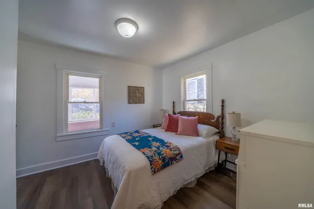 $69,900 | 729 East Seneca Place, Peoria, IL 61603