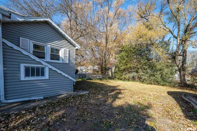 $69,900 | 729 East Seneca Place, Peoria, IL 61603