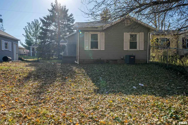 $69,900 | 729 East Seneca Place, Peoria, IL 61603