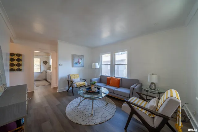 $69,900 | 729 East Seneca Place, Peoria, IL 61603