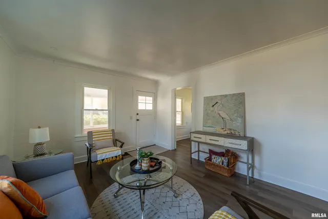 $69,900 | 729 East Seneca Place, Peoria, IL 61603