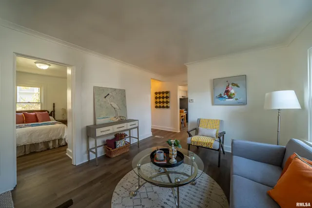 $69,900 | 729 East Seneca Place, Peoria, IL 61603