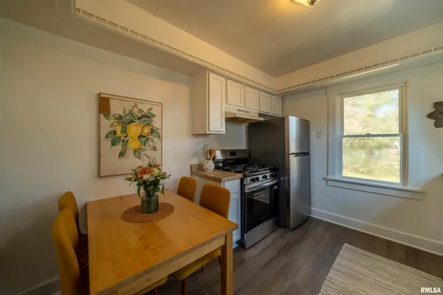 $69,900 | 729 East Seneca Place, Peoria, IL 61603