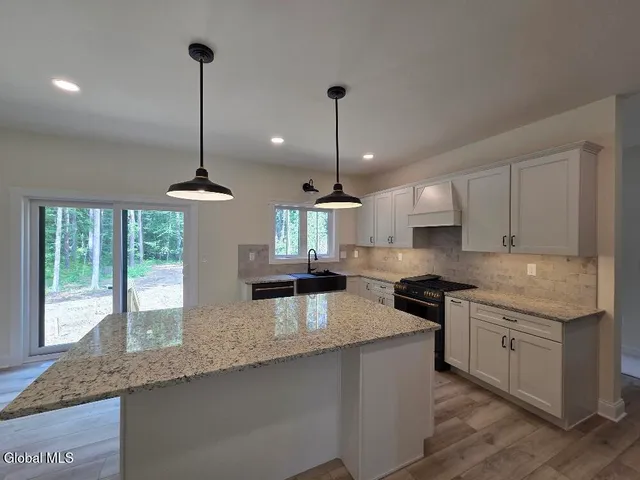 $625,900 | 2 Karl Farm Road, Averill Park, NY 12018