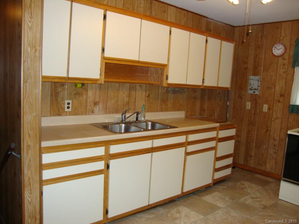 5227 Queen Anne Road Charlotte, NC 28217 - Photo 11 of 18 Gallery Image 11
