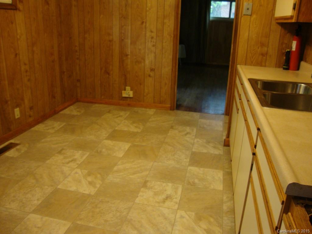5227 Queen Anne Road Charlotte, NC 28217 - Photo 12 of 18 Gallery Image 12