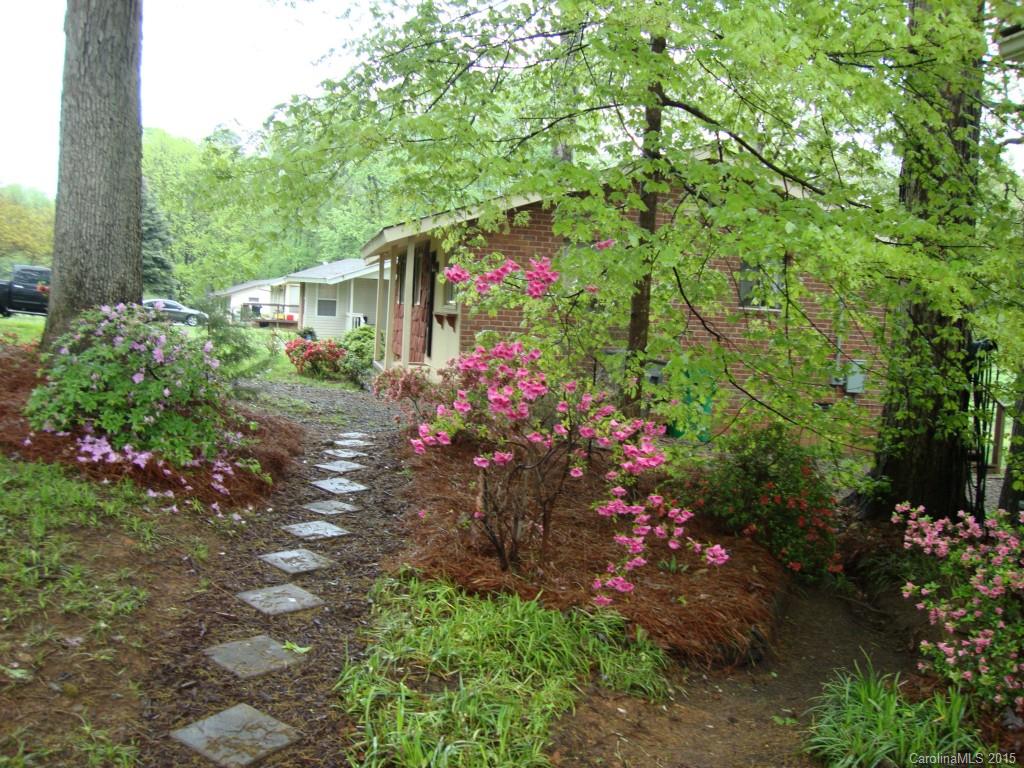 5227 Queen Anne Road Charlotte, NC 28217 - Photo 4 of 18 Gallery Image 4