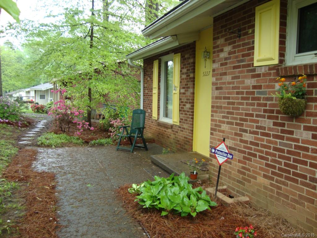5227 Queen Anne Road Charlotte, NC 28217 - Photo 6 of 18 Gallery Image 6